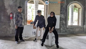Terima 2.500 Kotak Suara, Ketua KPU Kebumen Uji Kekuatan dengan Mendudukinya