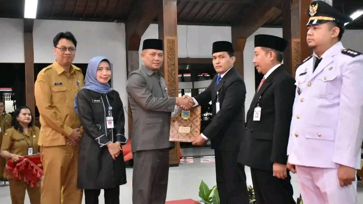 Lantik 27 Pejabat, Bupati: Ukurannya Kinerja, Prestasi, dan Loyalitas
