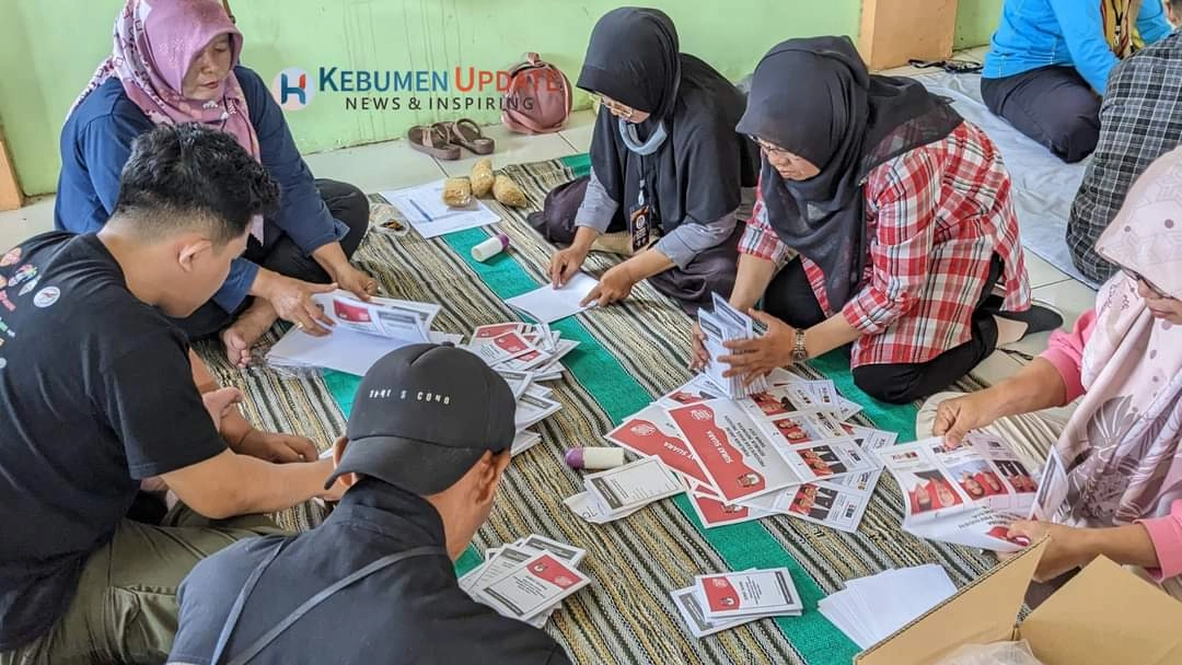 Hari Pertama Sortir Lipat Surat Suara di Kebumen, Seperti Ini Kesibukannya
