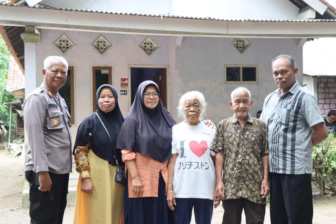 Terpisah 46 Tahun, Anak dan Ibu Akhirnya Dipertemukan