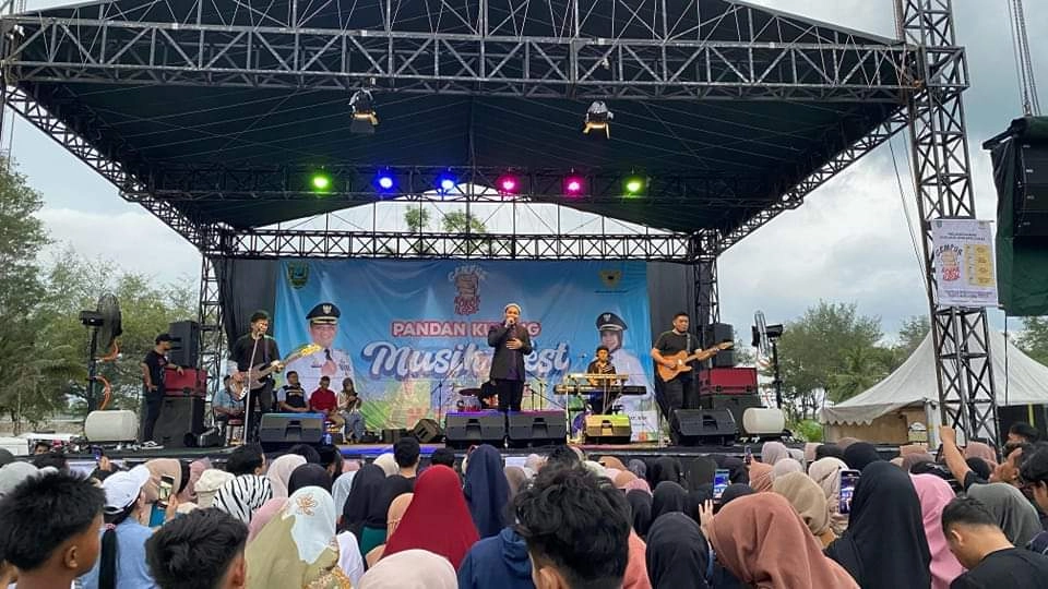 Pertama Kali ke Kebumen, Virgoun Manggung di Pandan Kuning Park dan Pendopo Kabumian