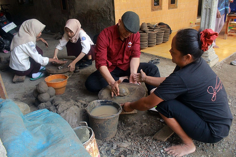 Kerajinan Gerabah