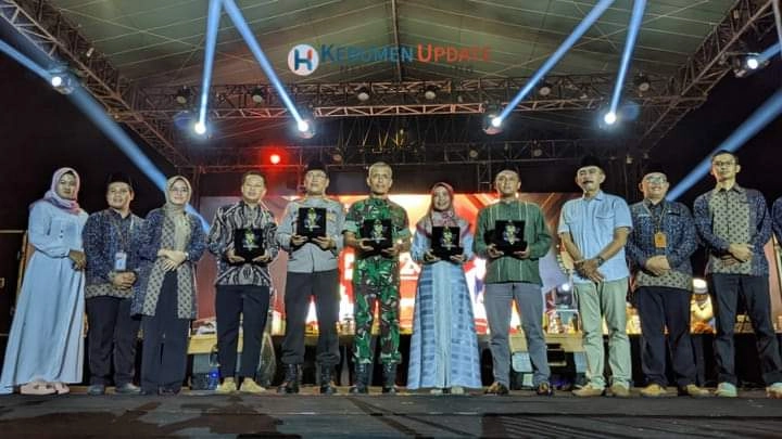 Peluncuran Pilbup Kebumen 2024 Dibarengi Sholawatan bersama Gus Azmi