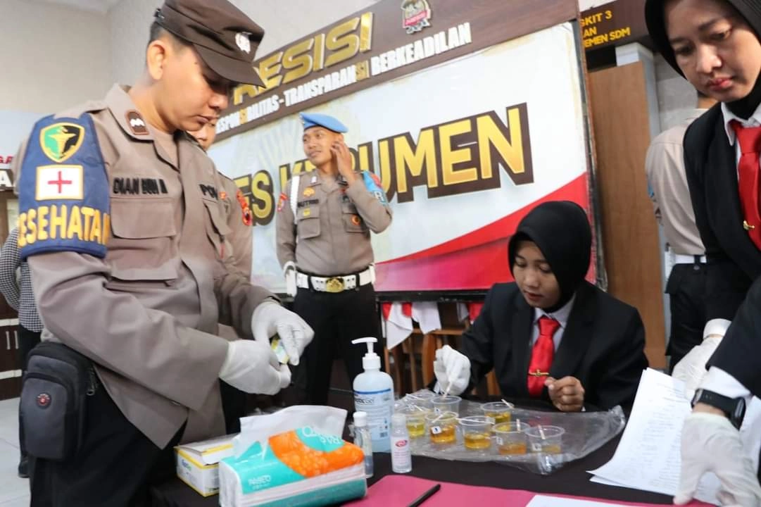 Harkitnas, 52 Anggota Polres Kebumen Dicek Urine, Berikut Hasilnya
