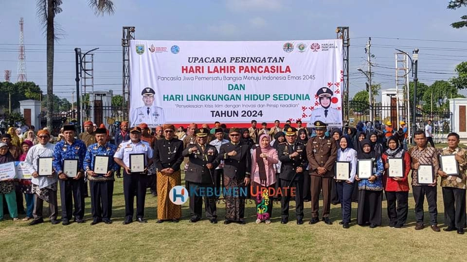 Peringati Hari Lahir Pancasila dan Hari Lingkungan Hidup Sedunia, Pemkab Kebumen Beri Penghargaan dan Bantuan