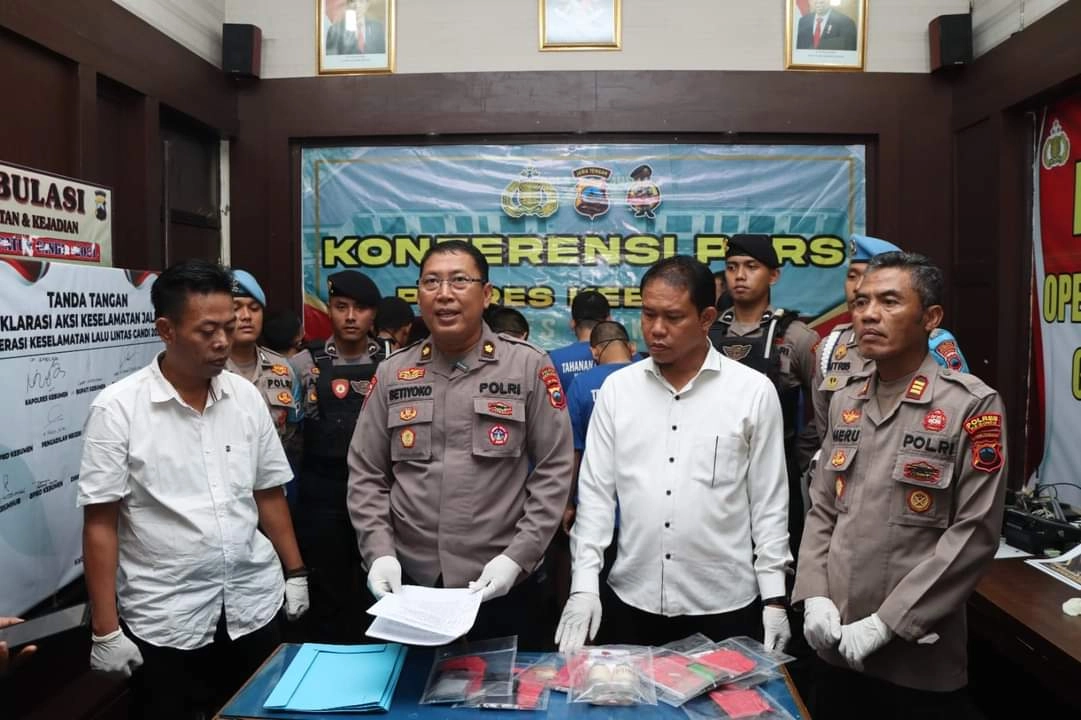 Barang Bukti 6,07 Gram Sabu dan 9 Tersangka Diamankan Sat Resnarkoba dalam Operasi Bersinar