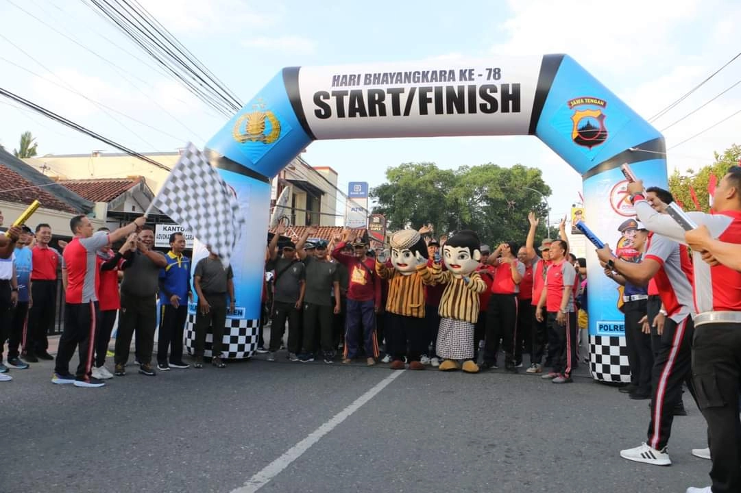 Jalan Sehat yang Digelar Polres Kebumen Diikuti 500 Peserta