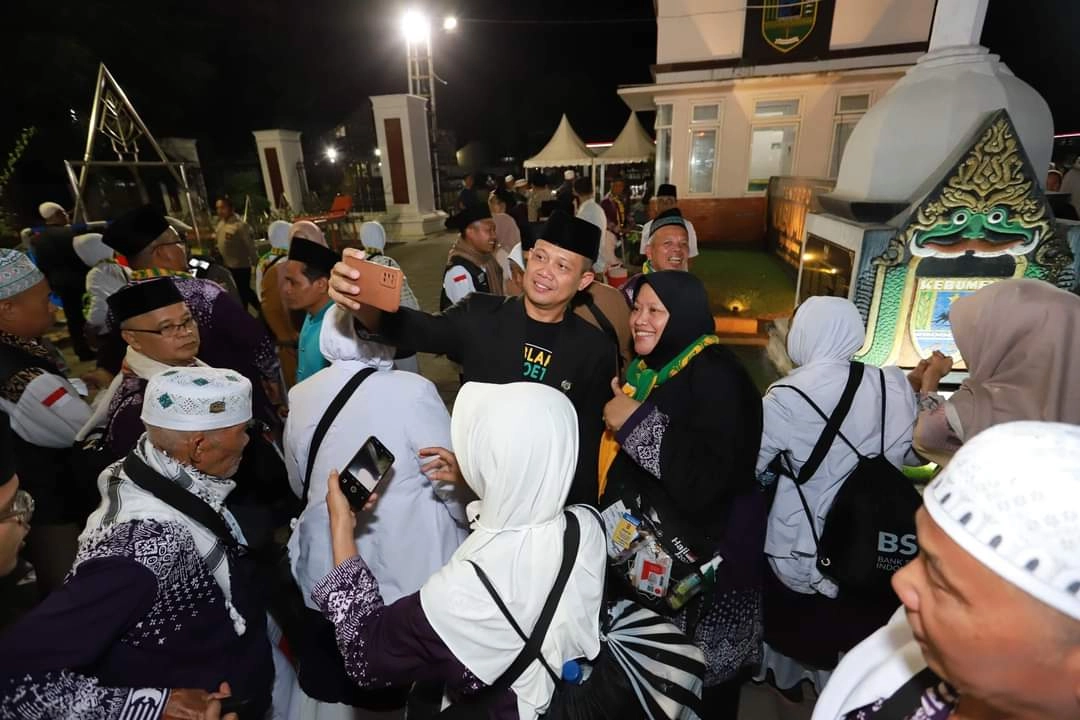 Kedatangan Jamaah Haji Asal Kebumen Disambut Bupati dan Wabup