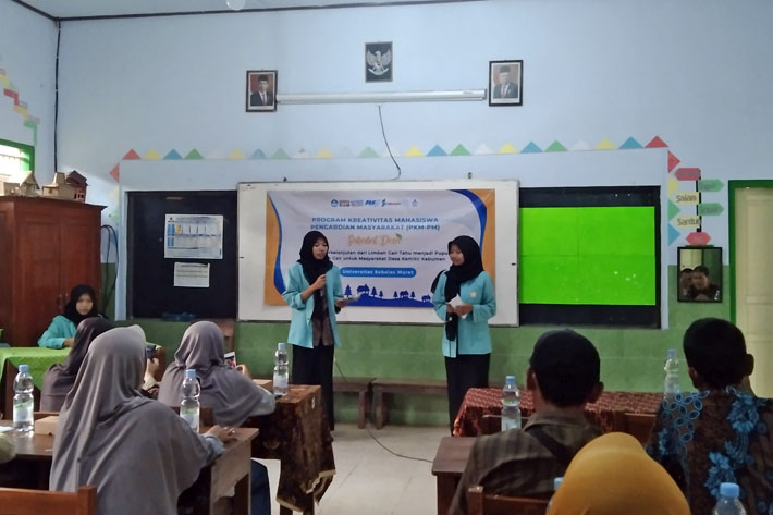 Mahasiswa UNS
