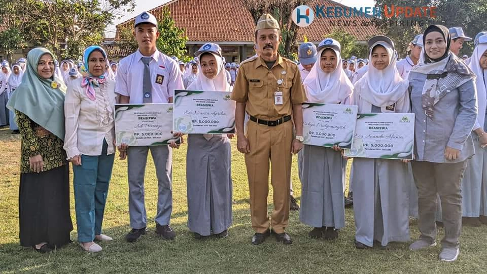 Hari Pertama MPLS di SMAN 2 Kebumen, 4 Peserta Didik Terima Beasiswa Sigma