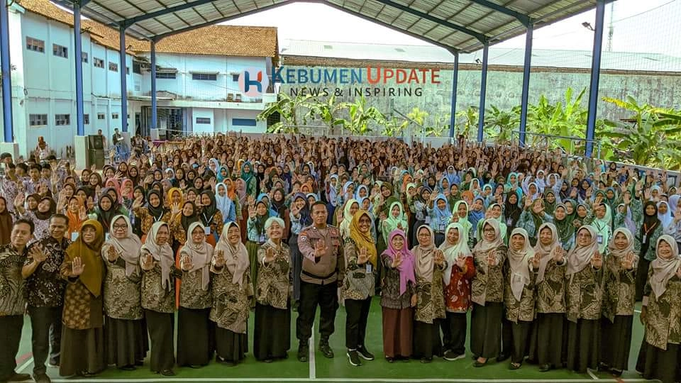 Peserta Didik SMK Batik Sakti 2 Kebumen Ikuti Sosialisasi tentang HIV-AIDS, Pornografi, dan Bijak Bermedsos