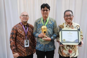 Cakupan Kepesertaan JKN Mencapai 99,43%, Pemkab Kebumen Dianugerahi UHC Award 2024