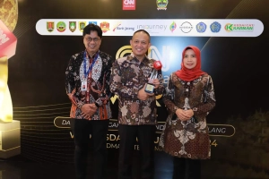 Penghargaan Best Innovative Leadership Diraih Bupati Arif Sugiyanto