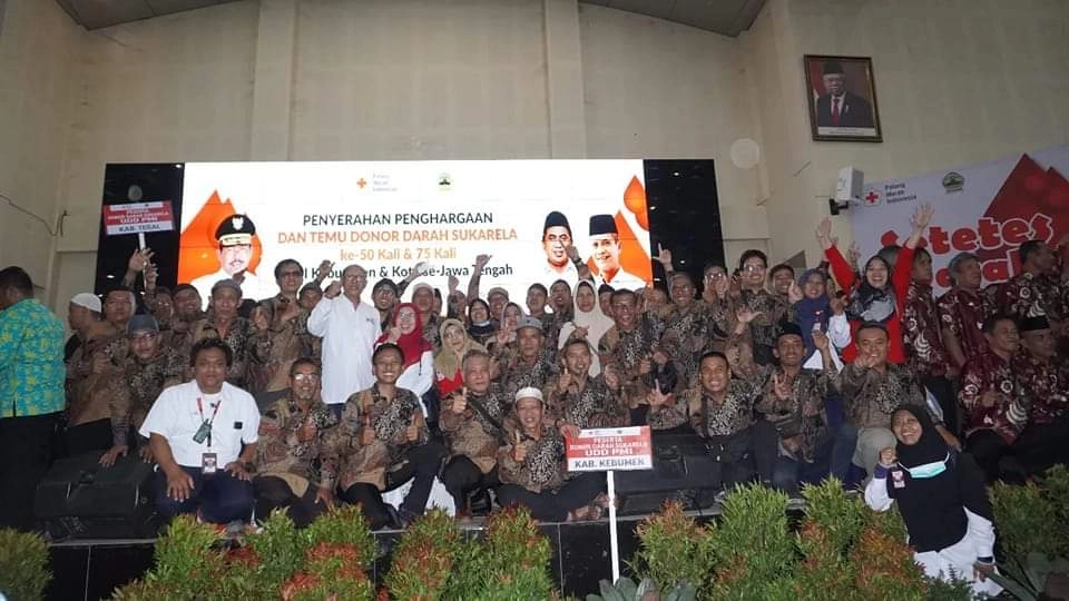 Puluhan Pendonor Sukarela Asal Kebumen Terima Penghargaan dari Gubernur Jateng