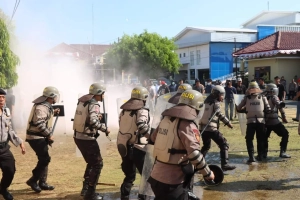 Simulasi Pengamanan Pilkada, Water Canon Diterjunkan
