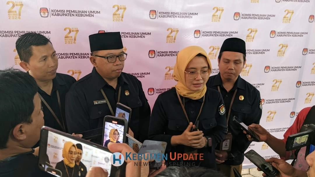 KPU Kabupaten Kebumen Terima Pendaftar Pertama Bakal Pasangan Calon Bupati dan Wakil Bupati