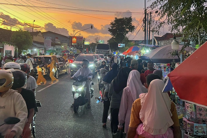 Pasar Senggol