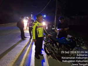 Patroli Gabungan di Malam Minggu: Bubarkan Balap Liar, Razia Hotel, dan Antisipasi Tawuran