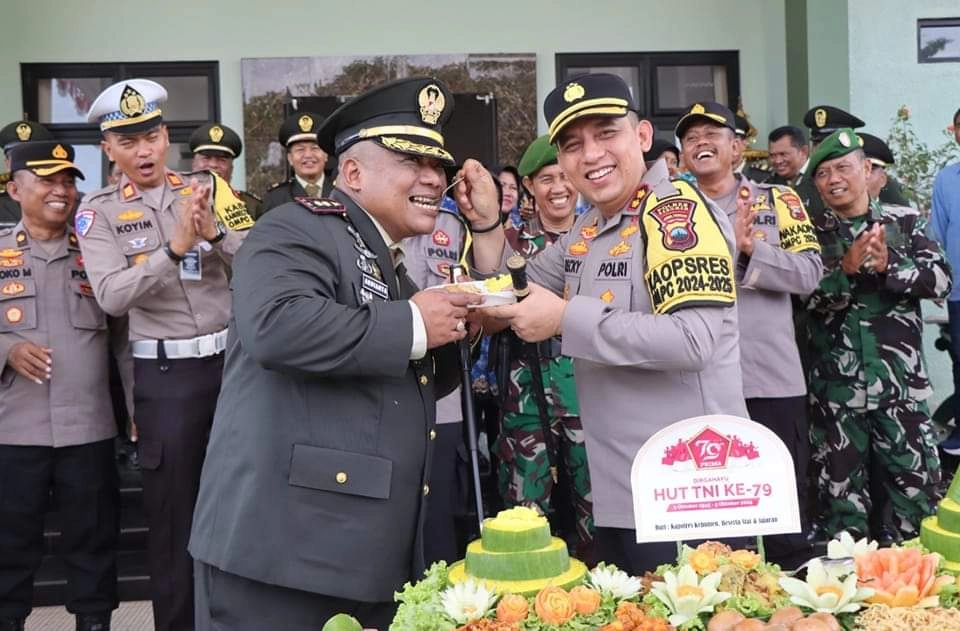 HUT ke-79 TNI, Polres Kebumen Beri Kejutan