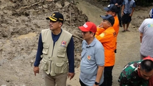 Beri Dukungan Moril, Pjs Bupati Kebumen Kunjungi Lokasi Bencana Longsor dan Banjir