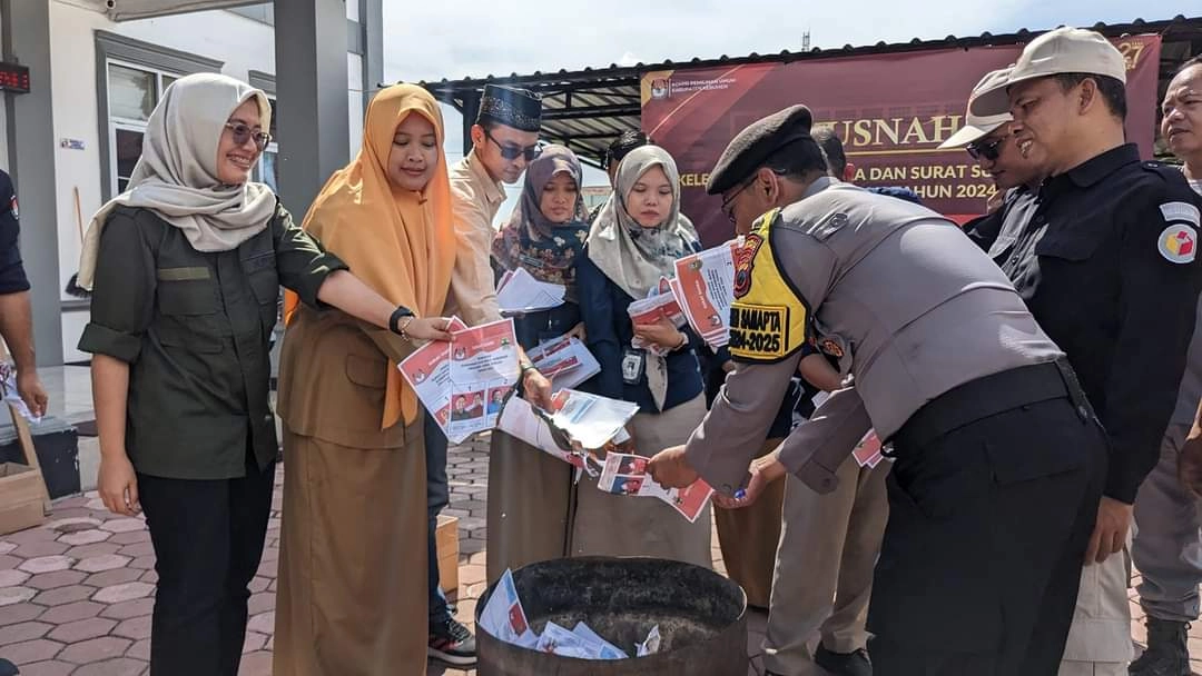 H-1, KPU Kebumen Musnahkan Ribuan Surat Suara