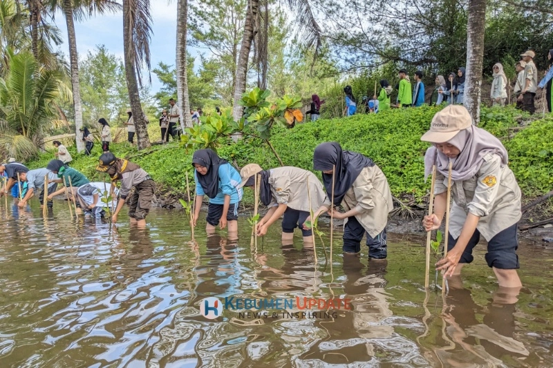 Baper #7 Imake Unnes: 900 Bibit Pohon Ditanam di Laguna Lembupurwo