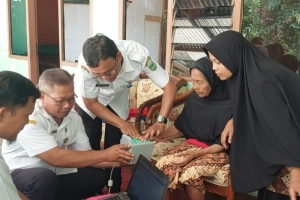 Disdukcapil Kebumen Jemput Bola, Layani Perekaman e-KTP untuk ODGJ, Difabel, dan Lansia