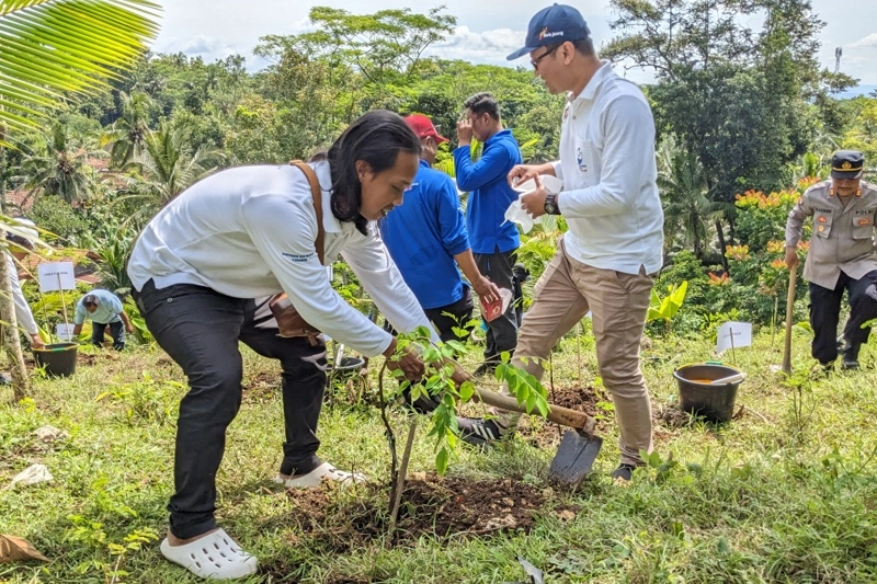 PWI Kebumen dan PDAM Gelar Ekspedisi Hijau di Kawasan Karst