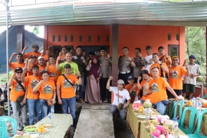 Polres Kebumen Bersama Komunitas Track and Jack Serahkan Rumah Layak Huni kepada Warga Karangsambung