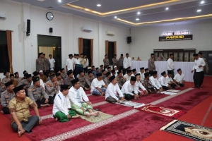 Kebersamaan Forkopimda Kebumen dalam Tarawih dan Silaturahmi