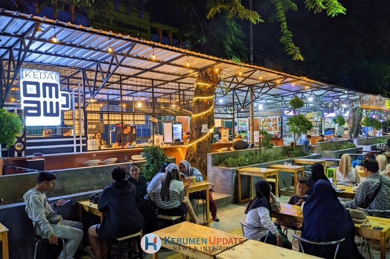 Kedai OM AW: Sensasi Kuliner Bintang Lima Harga Kaki Lima, Tempat Nongkrong Asyik di Kebumen
