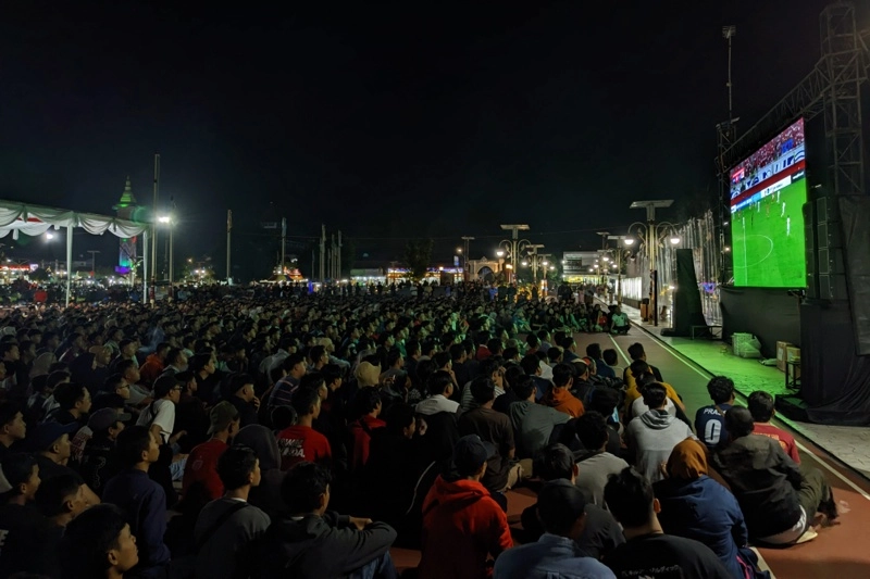 Nobar Timnas di Alun-alun Kebumen Banjir Dukungan