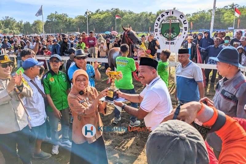 Arimbi Rowo Jawara Pacuan Kuda Ambal Piala Bupati Kebumen 2025