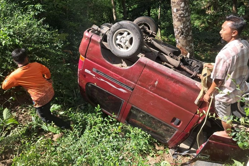 Mesin Mati, Espass Merah Terjun ke Jurang