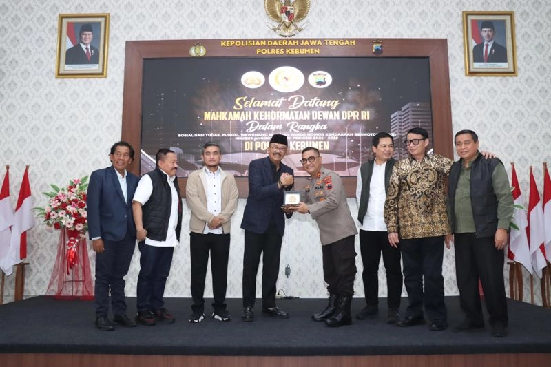 Plat Nomor Kendaraan Anggota DPR RI Punya Ciri Khas Tersendiri