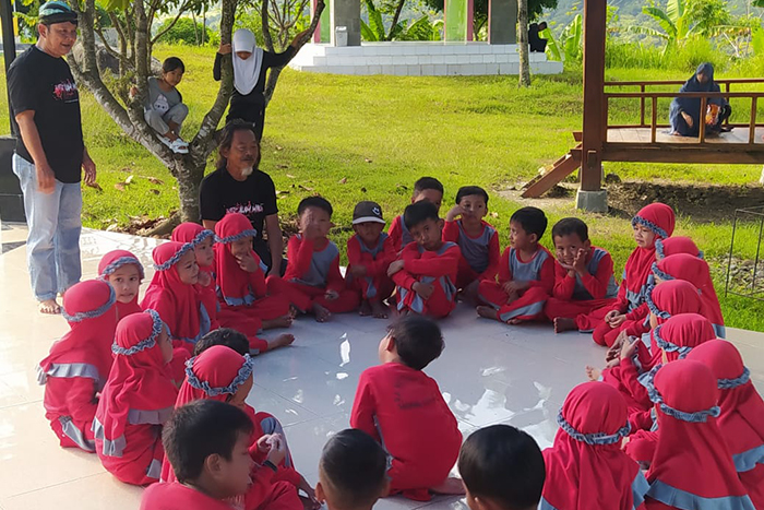 Lukis Kipas Bambu