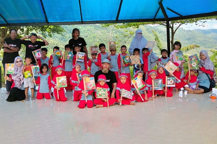 Lukis Kipas Bambu