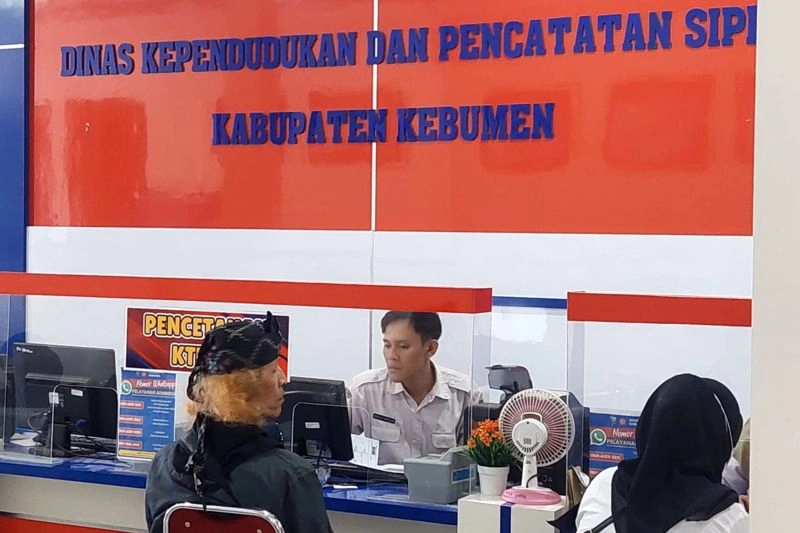 Aktivasi IKD Melesat, tapi KTP Fisik Tetap jadi Pilihan Utama Warga Kebumen: Mengapa?