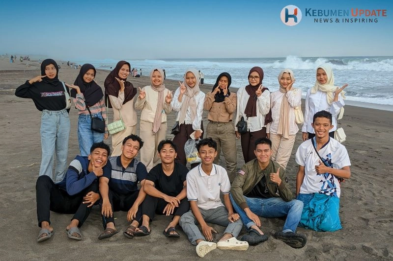 Pantai Heppii: Senja dan Kenangan di Pesisir Buluspesantren