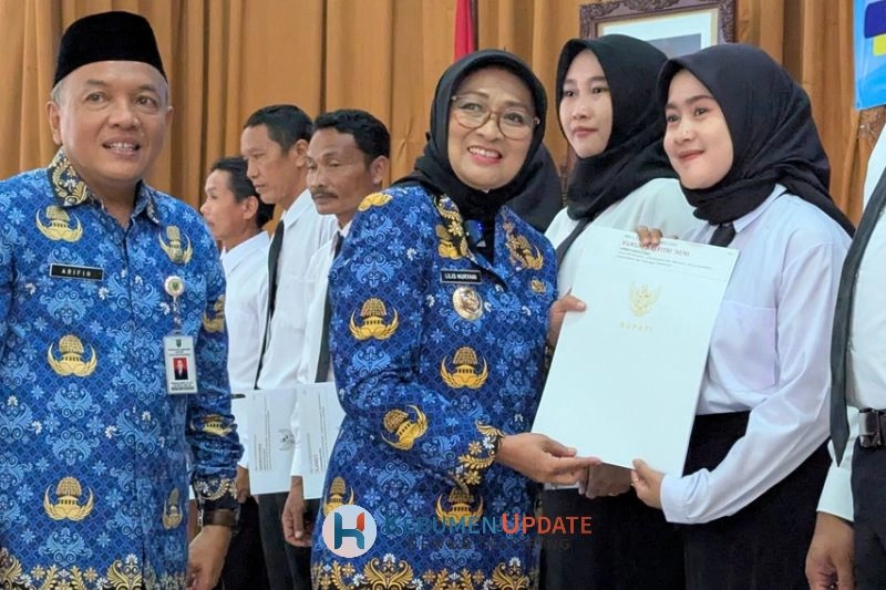Berkah Pengabdian: 705 PPPK Kebumen Terima SK Bupati, Satu Di Antaranya Hampir Pensiun