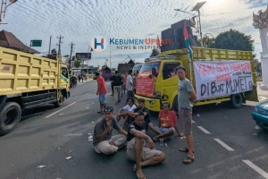 Tak Hanya di Kota Besar, Aksi Sopir Truk Juga ‘Lumpuhkan’ Kebumen