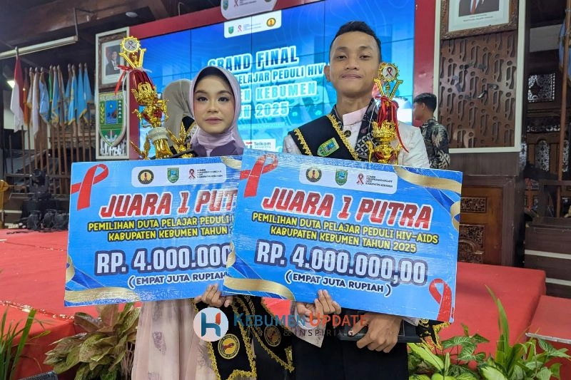 Rido Firmansyah dan Salwa Kultsum Dinobatkan sebagai Jawara Duta Pelajar Peduli HIV-AIDS Kebumen 2025