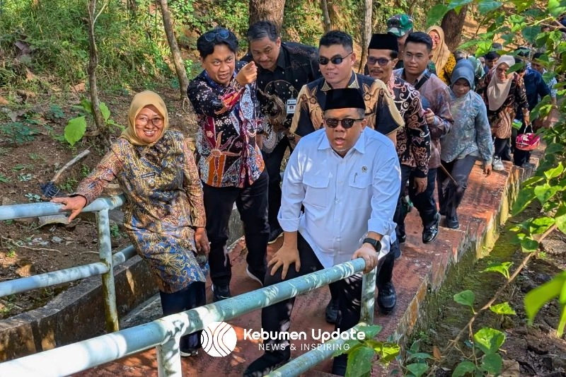 Fahri Hamzah Ziarahi Makam Leluhur Presiden Prabowo di Kebumen: Dorong jadi Destinasi Wisata Sejarah