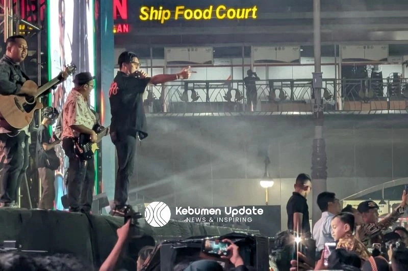 Kali Ketiga ke Kebumen, Gildcoustic Bikin Penonton Histeris di Alun-alun Pancasila
