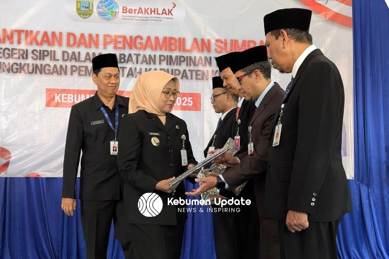 Rotasi Pejabat Pemkab Kebumen: Bupati Lantik 4 Orang, Sukamto Kini Pimpin DPMPTSP