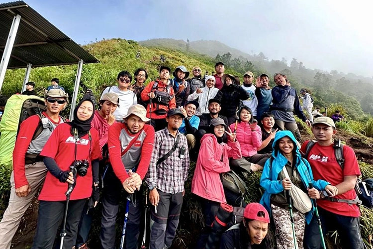 Pemandu Wisata Gunung