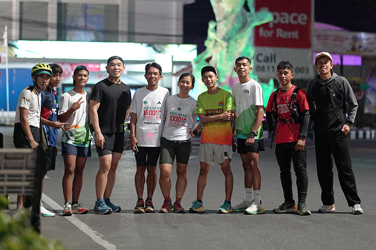 Berpose di Tugu Lawet Kebumen. (Foto: @nxrproject)