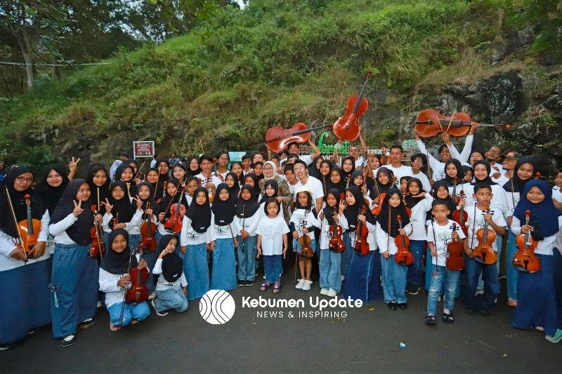 Uniknya SemForestra: Konser Musik Klasik Berlatar Batuan Alami Waduk Sempor