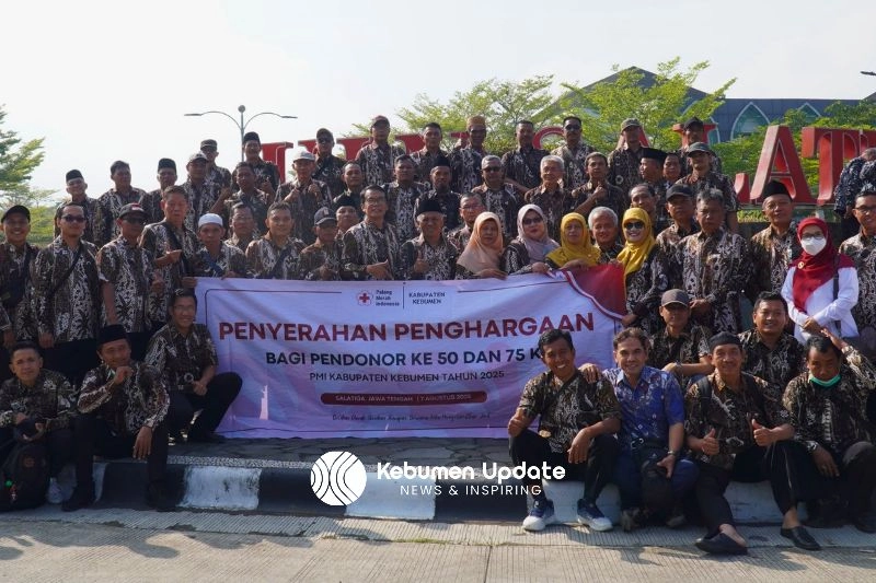68 Pendonor Kebumen Dapat Penghargaan Donor ke-50 dan 75 Kali