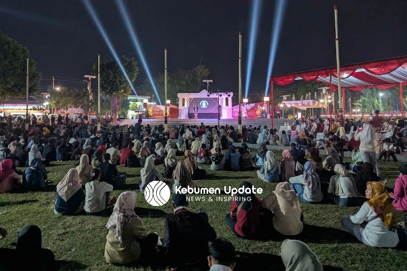 Ketoprak Gen Z Pecahkan Rekor Pengunjung Car Free Night di Kebumen